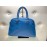 ARMANI JEANS BORSA A MANO COLORE BLU CHIUSURA A ZIP FODERA IN TESSUTO INTERNA CON TASCA DOCERAZIONE LOG CENTRALE CON BORCHIE IN OTTONE MISURA 40x38