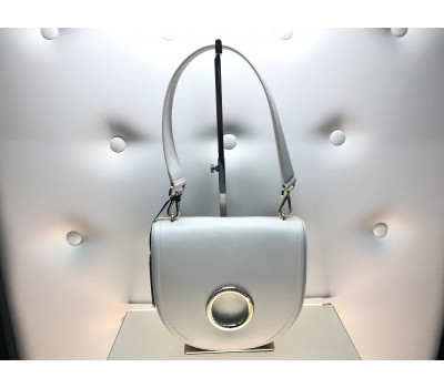 Roberto Cavalli borsa a mano piu tracolla 110 cm in vera pelle colore bianco panna chiusura a zip fodera in tessuto interna con tasca log centrale con borchie e zip in ottone con tasca misura 37x37