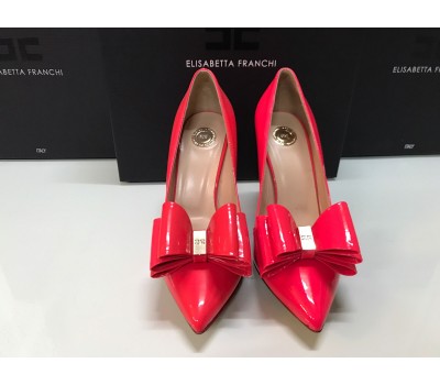 Elisabetta Franchi décolleté colore rosso in vera pelle log e retina su tomaia tacco 10 cm suola in cuoio Elisabetta Franchi décolleté colore rosso in vera pelle log e retina su tomaia tacco 10 cm suola in cuoio