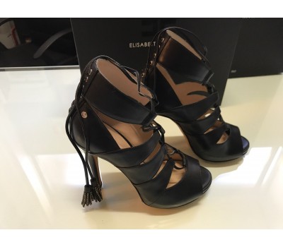 Elisabetta franchi sandali colore nero in vera pelle allacciatura su tomaia con decorazione , misura 36/37 Elisabetta franchi sandali colore nero in vera pelle allacciatura su tomaia con decorazione , misura 36/37