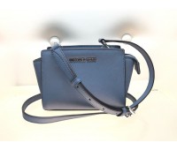 Michael Kors blue shoulder bag zip closure fabric lining internal pocket measure 17x14 shoulder strap 110 cm